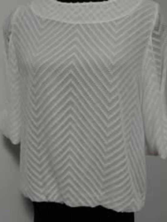Chaps Tops - Chaps White Chevron Knit Bubble Hem Blouse EUC